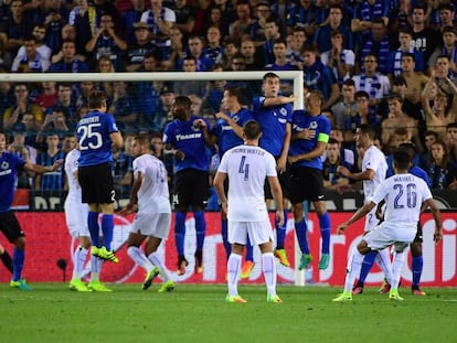 Gol de libre directo de Riyad Mahrez en Brujas.