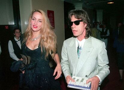 Con su entonces mujer, la modelo Jerry Hall.