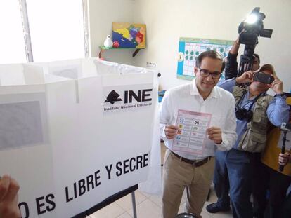 José Ignacio Peralta Sánchez durante la votación el pasado domingo.