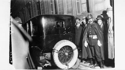 El coche en el que viajaba Eduardo Dato, presidente del Consejo de Ministros, cuando fue tiroteado.