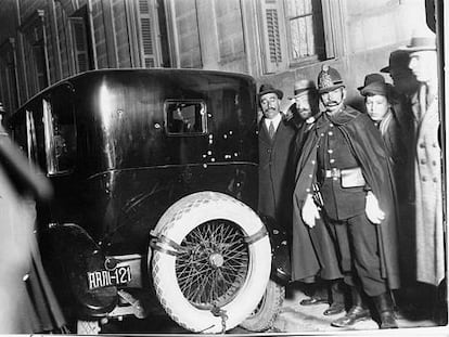 El coche en el que viajaba Eduardo Dato, presidente del Consejo de Ministros, cuando fue tiroteado.