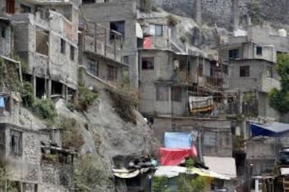 De acuerdo con los datos, la pobreza en el campo cayó del 44,8 % al 33,8 % en el mismo periodo, mientras que en las zonas urbanas descendió desde el 23 % al 17 %. EFE/Archivo