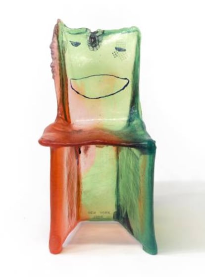 <strong>La silla psicodélica</strong>. Salon 94 resucitó la Pratt Chair (1984), [3] de Gaetano Pesce, cuyas texturas líquidas parecían contagiar las propuestas de diseñadores jóvenes |