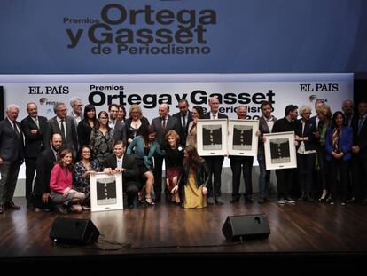 Foto de familia de los galardonados con el Premio Ortega y Gasset de Periodismo 2019.
