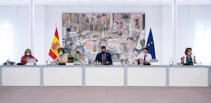 El presidente del Gobierno, Pedro Sanchez, Carmen Calvo,Nadia Calviño, Pablo Iglesias y Teresa Rivera durante el consejo de ministros en Madrid el 1 de septiembre