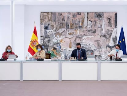  El presidente del Gobierno, Pedro Sanchez, Carmen Calvo,Nadia Calviño, Pablo Iglesias  y Teresa Rivera durante el consejo de ministros en Madrid el 1 de septiembre