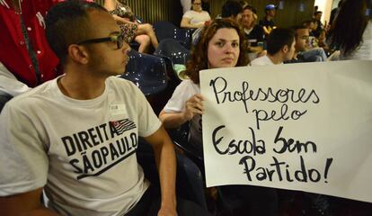 Manifestantes na Câmara Municipal de São Paulo, em votação do projeto Escola sem partido no último dia 07.