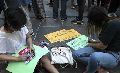 A gathering in memory of Verónica on May 31. “My life is not your porn,” reads one of the signs.