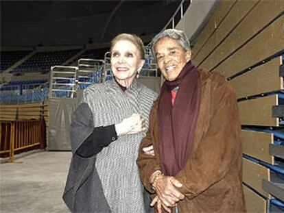 Chavela Vargas y María Dolores Pradera