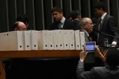 O processo contra Cunha durante a leitura do parecer pela cassação.