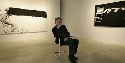 Antoni Tpies en 2006, durante una exposicin de su obra en la galera Soledad Lorenzo de Madrid.