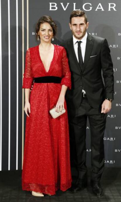 Koke Resurrección y su novia, Beatriz Espejel, en un evento de la marca Bulgari. Mantienen una relación desde 2010 y se casarán a finales de mayo.