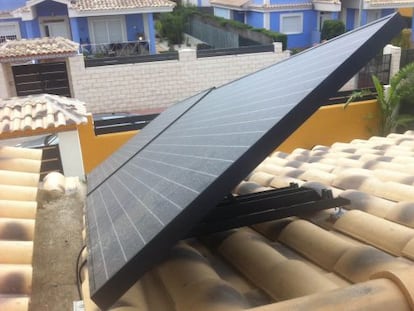 Paneles solares fotovoltaicos en una vivienda de Murcia. 