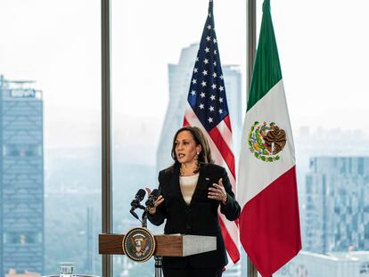 La vicepresidenta de Estados Unidos, Kamala Harris, ofreció una conferencia con los medios de comunicación en el hotel Sofitel en Ciudad de México.