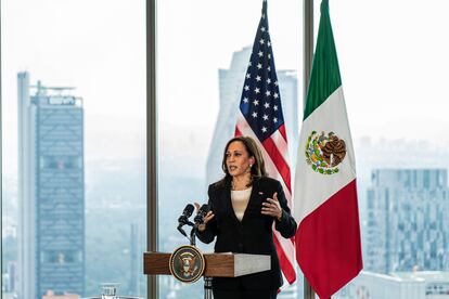 La vicepresidenta de Estados Unidos, Kamala Harris, ofreció una conferencia con los medios de comunicación en el hotel Sofitel en Ciudad de México.