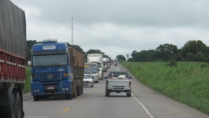 Trecho da BR-163 próximo à cidade de Jaciara, no Mato Grosso, que será duplicado.