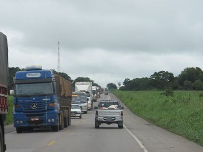 Trecho da BR-163 próximo à cidade de Jaciara, no Mato Grosso, que será duplicado.