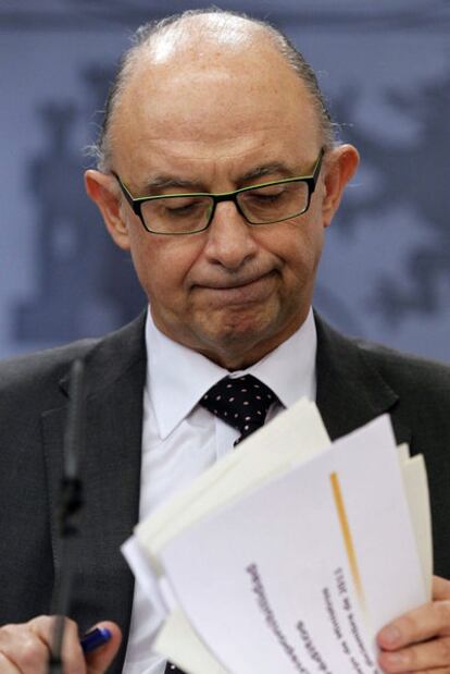 Cristóbal Montoro, durante la rueda de prensa del Consejo de Ministros del pasado día 30.