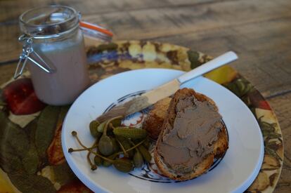 Paté de pollos felices para personas felices / EL COMIDISTA