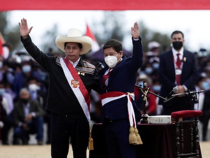 Pedro Castillo e Guido Bellido, juntos em 29 de julho passado.