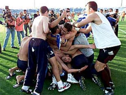 Los jugadores del Tenerife festejan la victoria en Leganés.