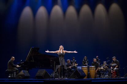 Esperanza Fernández y Gonzalo Rubalcaba asumieron el reto de llevar al flamenco la música cubana, a través de la obra 'Oh Vida!'. Los boleros del músico Benny Moré, sonando a cante jondo.