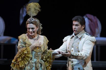 Ainhoa Arteta (Adriana Lecouvreur) y Teodor Ilincăi (Maurizio) protagonistas principales de la ópera Adriana Lecouvrer.