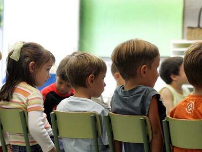 Un grupo de niños de educación infantil en la escuela Vila Olímpica de Barcelona.