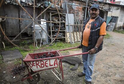 A oficina de Berbela é o quarto e último ponto do roteiro, onde o mecânico e artista apresenta aos visitantes suas obras, feitas com sucatas.