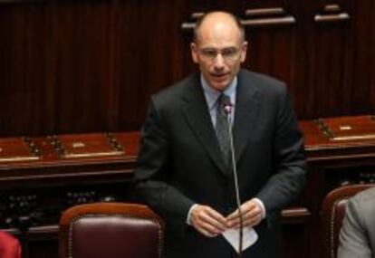 El primer ministro de Italia, Enrico Letta, interviene en el Parlamento, ayer.