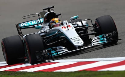 Lewis Hamilton durante la clasificación del GP de China.