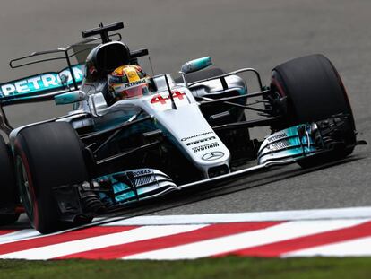 Lewis Hamilton durante la clasificación del GP de China.