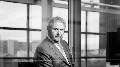Alain Dominique Perrin, presidente de la Fundación Cartier para el Arte Contemporáneo, en su despacho en París.