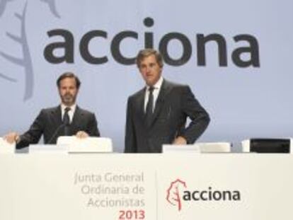 Juan Ignacio Entrecanales y Jos&eacute; Manuel Entrecanales, vicepresidente y presidente de Acciona, respectivamente, en la junta de Acciona celebrada hoy.