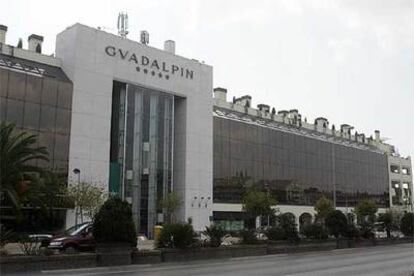 Una vista del hotel Guadalpín, construido por la promotora Aifos.