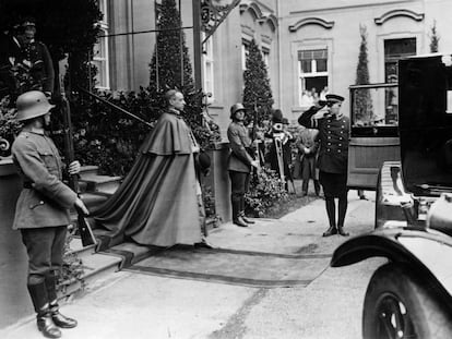 Eugenio Pacelli, el futuro Pío XII, durante una visita a Berlín como secretario de Estado vaticano, en 1929.