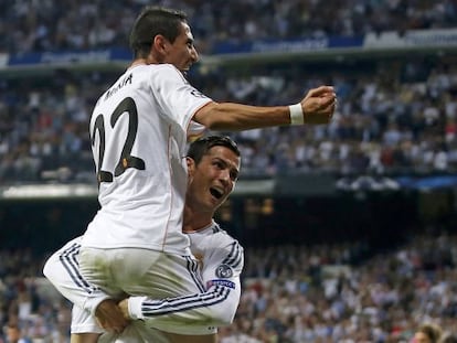 Cristiano y Di Mar&iacute;a celebran uno de los goles al Copenhague. 