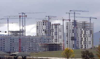 Construcción de edificios residenciales en Vitoria (Álava), en una imagen de archivo.