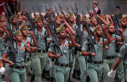 Miembros de la Legión durante su participación en el desfile de las Fuerzas Armadas, este viernes en Madrid.