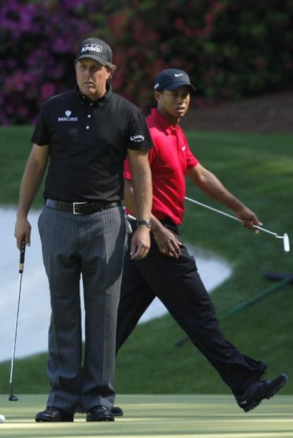 Mickelson y Woods, en el pasado Masters de Augusta.