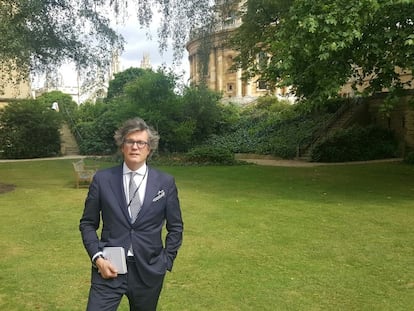 Bruno García-Dobarco, en julio de 2017, en el jardín de Exeter College Fellow's de Oxford.