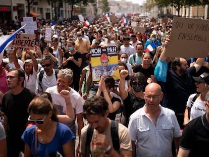 Protesta en contra del certificado covid, el 7 de agosto en París.