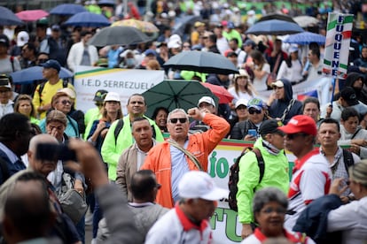 Maestros se manifiestan en Bogotá (Colombia), el 28 de febrero de 2023.