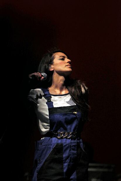 Bebe en el concierto que dio anoche en Puerta del Ángel.