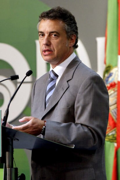 Iñigo Urkullu, durante la rueda de prensa que ha ofrecido esta tarde en Bilbao para valorar el comunicado de ETA.