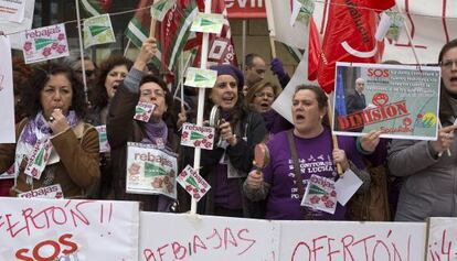 Protesta de los monitores administrativos, en enero. 