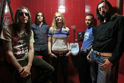 Los integrantes de la banda Sex Museum, fotografiados en 2011 en un local de Malasa?a.