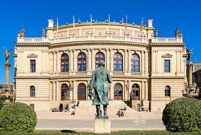 El auditorio neo renacentista Rudolfinum en Praga (República checa). 
