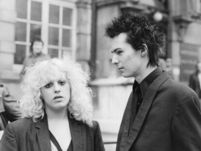 Nancy Spungen y Sid Vicious de los Sex Pistols, en Londres en 1978.