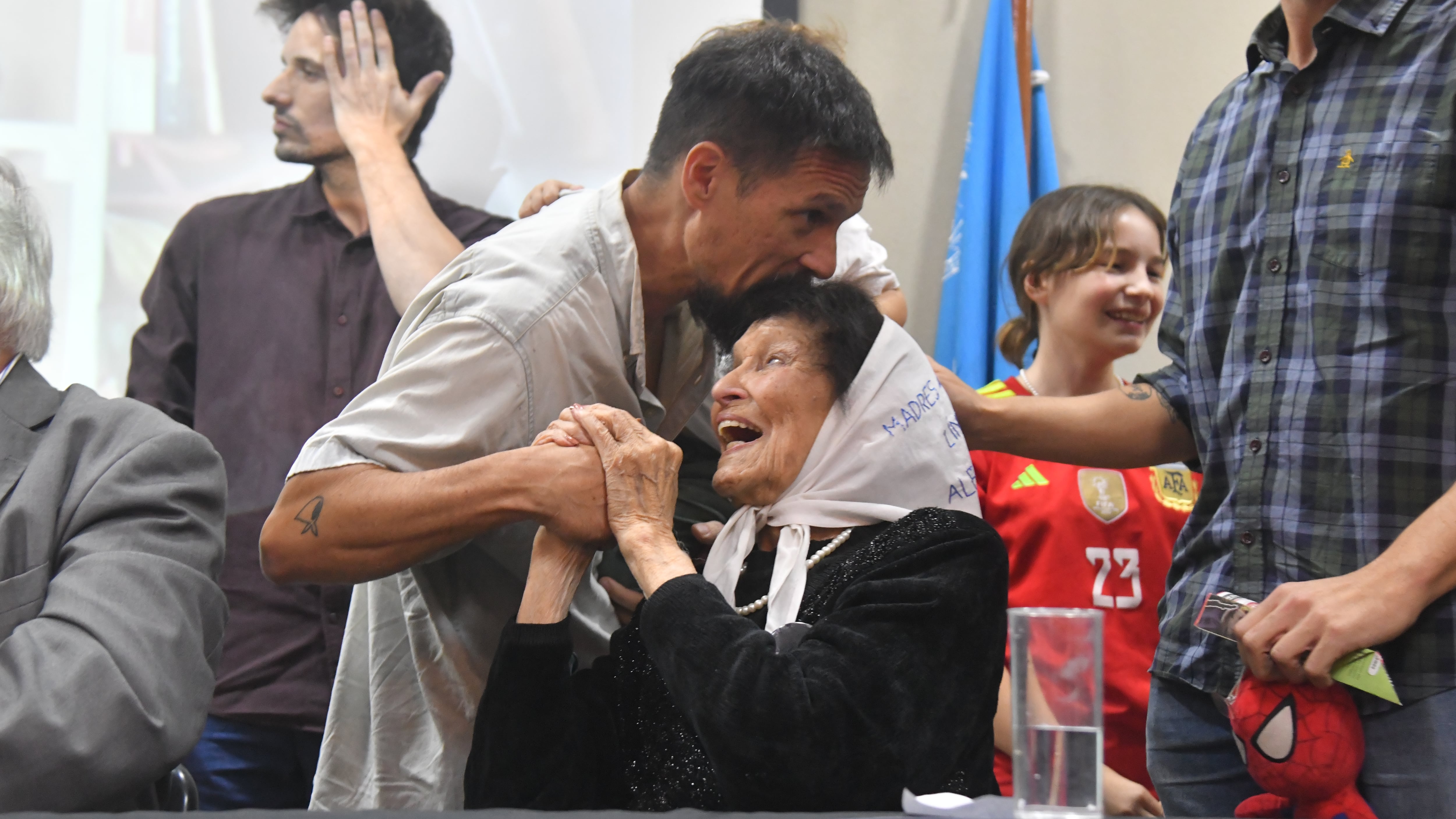 Homenaje a Taty Almeida el 17 de abril 2026. 